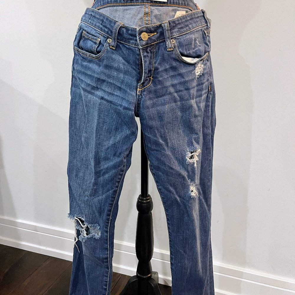 Abercrombie & Fitch, Size 2 Short - Medium destroyed Wash